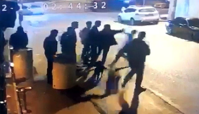 Darp edildiği mekana geri geldi, kurşun yağdırdı! O anlar kamerada