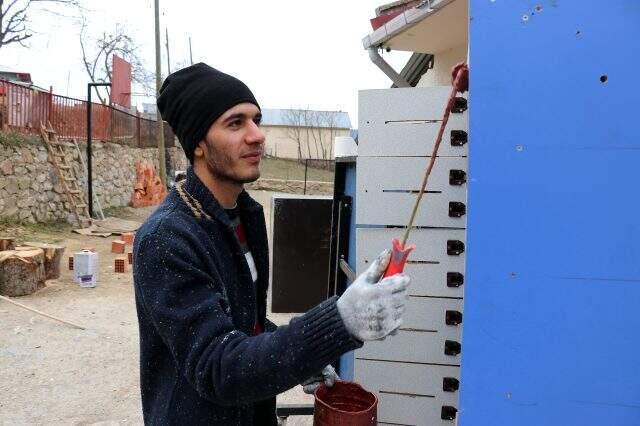 Öğrenciler, harçlıklarını biriktirip 