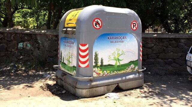 Ölümüne neden olduğu bebeğini çöpe atmıştı, o kadın ilk kez hakim karşısına çıktı Bebeğini öldürdükten sonra çöpe atan kadın konuştu: Halının altına değil üstüne koydum