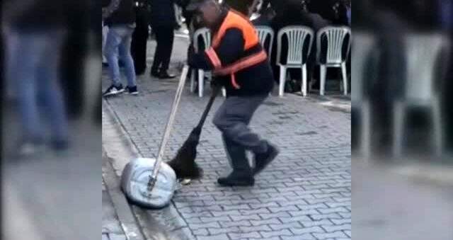 Halay çekerek sokağı temizleyen işçi, bir maaş ikramiye ile ödüllendirildi