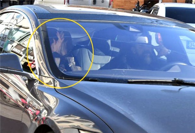 <a class='keyword-sd' href='/harun-tan/' title='Harun Tan'>Harun Tan</a> trafikte bir güzelle yakalanınca...