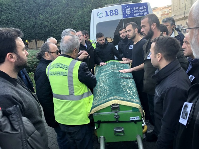 Uludağ'da kaybolan dağcının eşi cenazede sinir krizi geçirdi