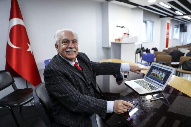 Vatan Partisi Genel Başkanı Perinçek AA'nın 'Yılın Fotoğrafları' oylamasına katıldı Vatan Partisi Genel Başkanı Perinçek AA'nın
