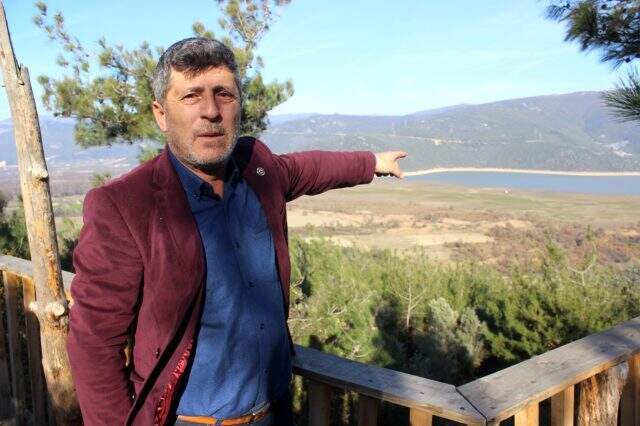 Dünyanın en kaliteli sebze ve meyvesinin yetiştiği ovayı sulayan göl kurudu