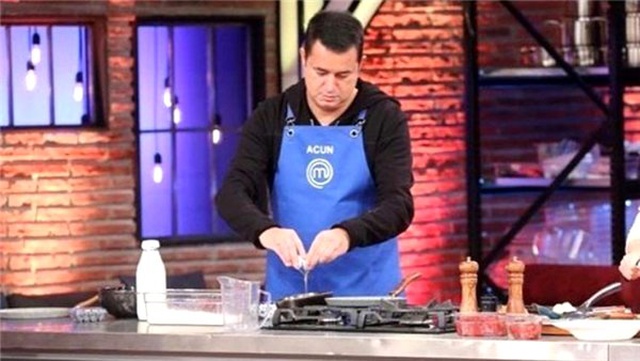 Acun Ilıcalı kendi kanalında temizlik yaptı! MasterChef <a class='keyword-sd' href='/turkiye/' title='Türkiye'>Türkiye</a>'de ilginç anlar