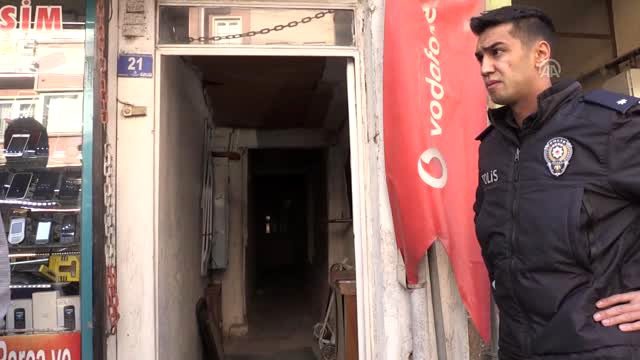 Yedek anahtarla kapıyı açan ev sahibi korkunç manzarayla karşılaştı! Çuvalın içine konmuş ve çürümüş ceset bulundu