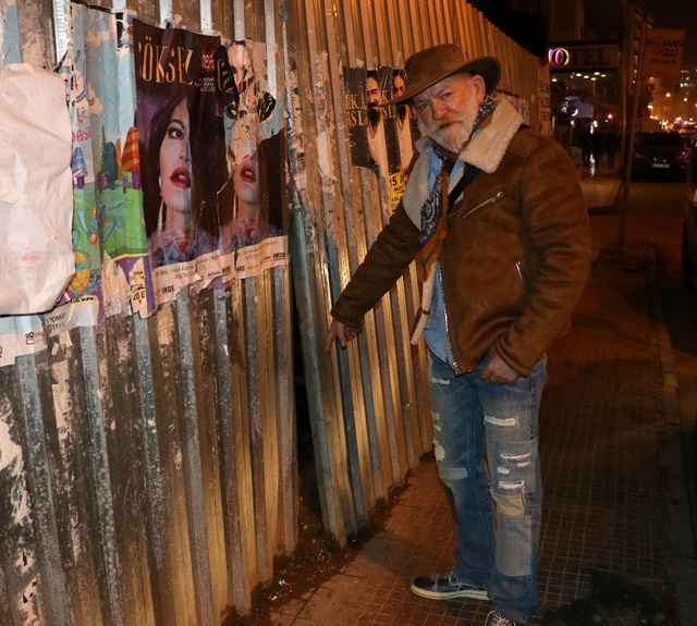 Kadınlara cinsel tacizde bulunurken kameraya yakalandı