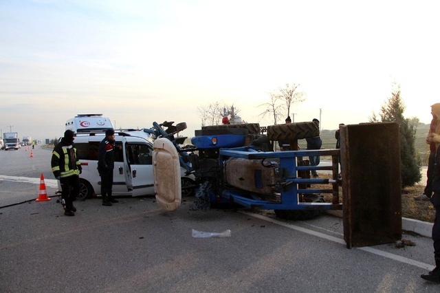 Kazaya karışan otomobilin ibresi 150'de takılı kaldı