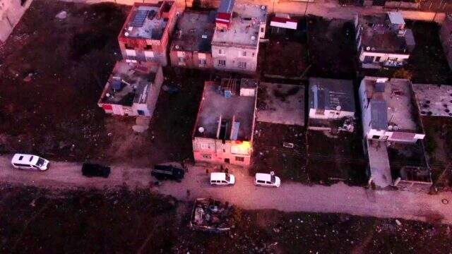Torbacılara yapılan şafak baskını, drone sayesinde havadan görüntülendi