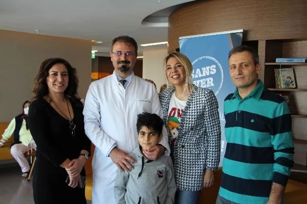 Nakil olan hastalar ile bir araya gelen Yeşim Ceren Bozoğlu organlarını bağışladı