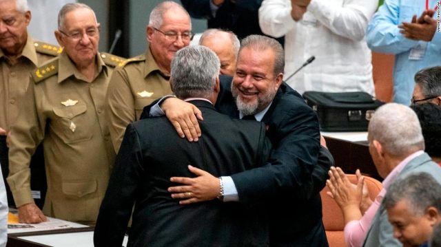 Küba'da 40 yıl aradan sonra başbakanlık geri getirildi