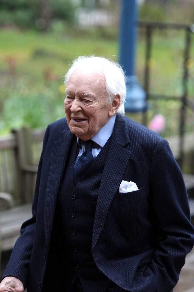 Usta oyuncu Tony Britton hayatını kaybetti