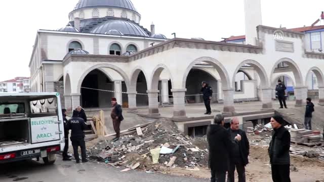 Dört çocuk babası, boğazı kesilmiş olarak bulundu