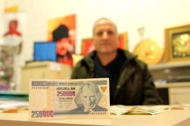 Basım hatalı banknotu 17 yıldır saklayan vatandaş, 250 bin TL'ye satılığa çıkarttı