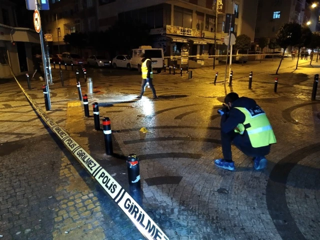  <a class='keyword-sd' href='/istanbul/' title='İstanbul'>İstanbul</a>'da silahlı saldırıda iki kişi yaralandı