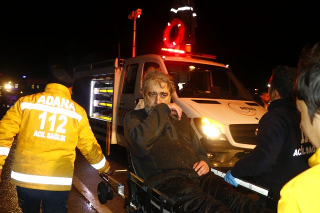 Son dakika: Adana'da bir aracın sel sularına kapılmasının ardından kaybolan 2 kişi bulundu