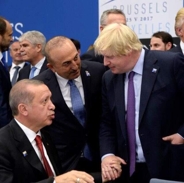 Son dakika: Cumhurbaşkanı Erdoğan, İngiltere Başbakanı Boris Johnson'la görüştü