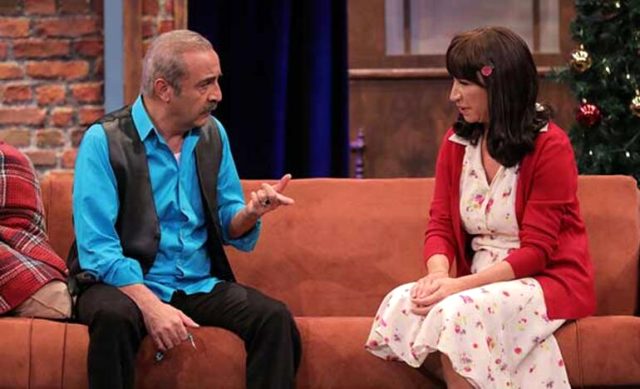 Yılmaz Erdoğan ve Demet Akbağ, Çok Güzel Hareketler Bunlar'da Bir Demet Tiyatro'yu oynadı