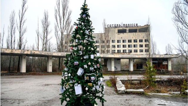 Çernobil: 'Hayalet kasaba'da ilk Noel ağacı