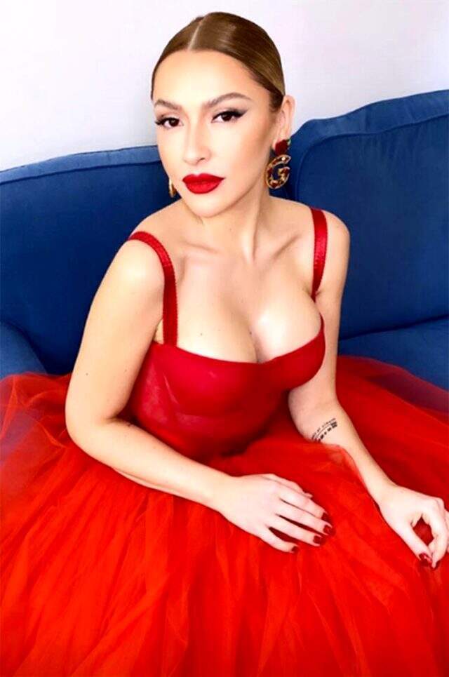 Hadise, Kim Kardashian kalçasına sahip olmak için bıçak altına yattı