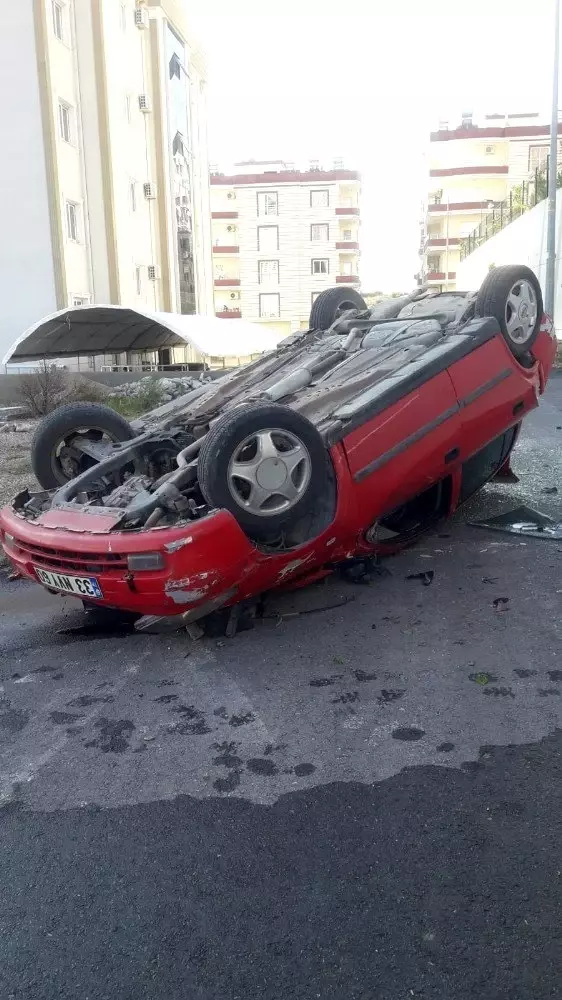 Otomobilini park ederken yüksekten düşen sürücü yaralandı