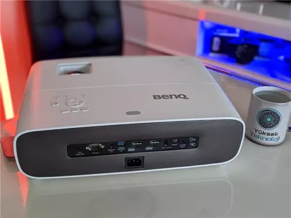 Televizyon Alışkanlığını Rafa Kaldıran Projektör BenQ W2700 4K HDR Görüntü Kalitesiyle Öne Çıkıyor