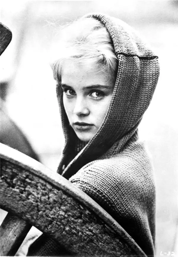 'Lolita' filmiyle tanınan Sue Lyon hayatını kaybetti