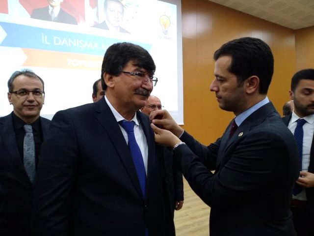 Osmaniye'de iki belediye başkanı AK Parti'ye katıldı