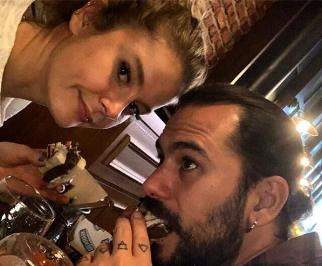 Burcu Biricik ve eşi Emre Yetkin Vietnam'da aç kaldı