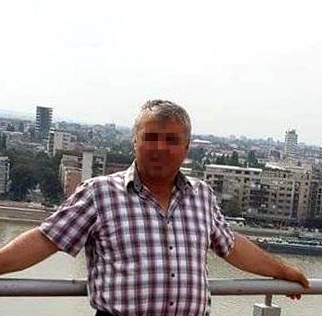 Şişe çevirmece oynadığı kız çocuklarını istismar etmekle suçlanan adamın davasında karar çıkmadı