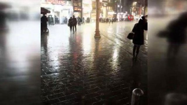 Meteoroloji'den İstanbul'a yeni uyarı! Fırtına şiddetini artırarak devam edecek