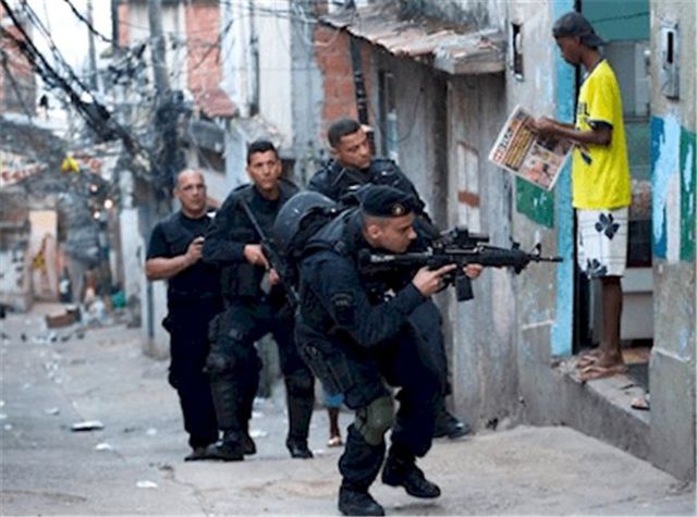 Bakana O Neydi Gız Dedirten 11 Garip Fotoğraf