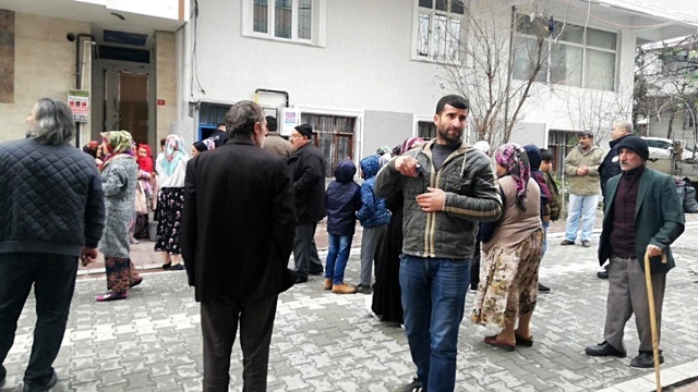 Güvercini yakalamak isterken metrelerce yükseklikten düştü!