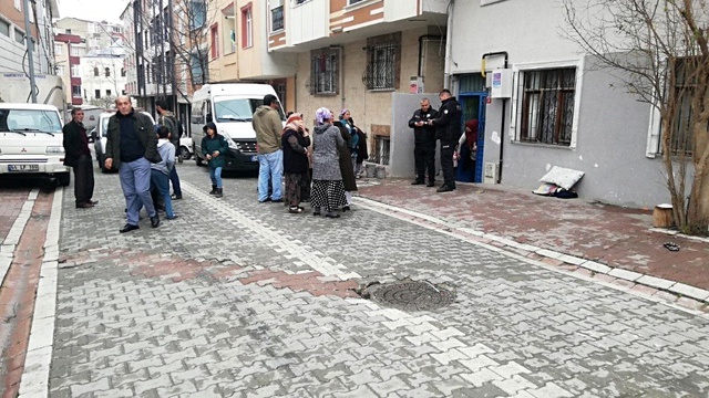 Güvercini yakalamak isterken metrelerce yükseklikten düştü!