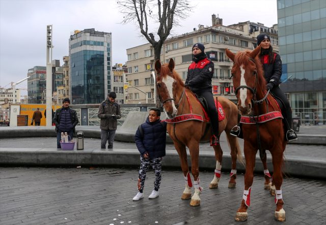 Taksim Meydanı'nda yılbaşı kutlamaları dolayısıyla güvenlik önlemleri arttırıldı!