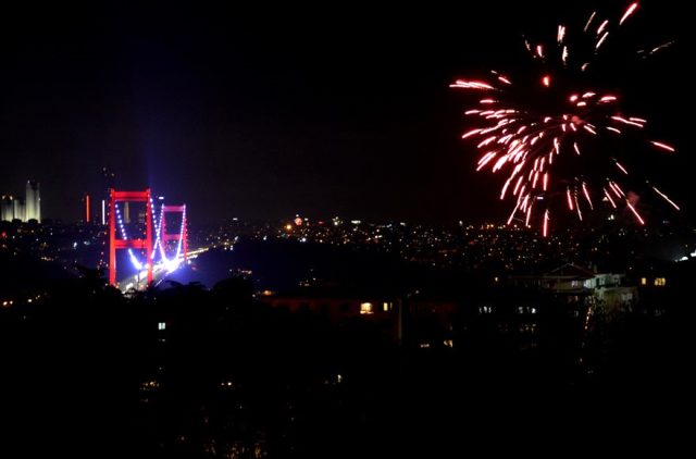 Türkiye, 2020 yılını coşkuyla karşıladı