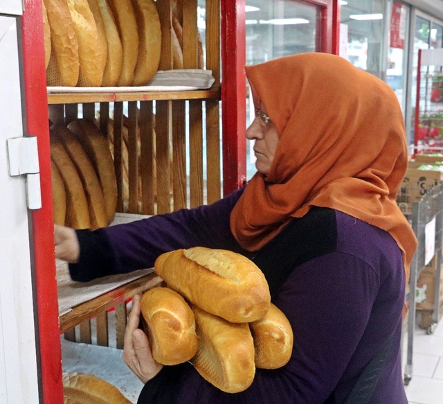 Ucuz ekmek sattığı için davalık olan esnaf, hukuk mücadelesini kazandı! Yeni yılda da ekmeği zamsız satacak