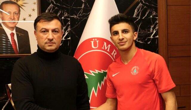 Beşiktaş'ın genç oyuncusu Erdem Seçgin, Ümraniyespor'da <a class='keyword-sd' href='/besiktas/' title='Beşiktaş'>Beşiktaş</a>'ın genç oyuncusu Erdem Seçgin, Ümraniyespor'a kiralandı