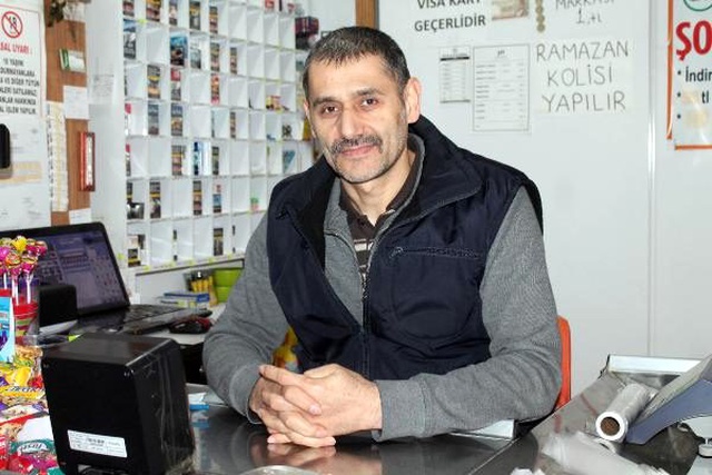 Samsun'da bir hayırsever, marketin veresiye defterini satın aldı