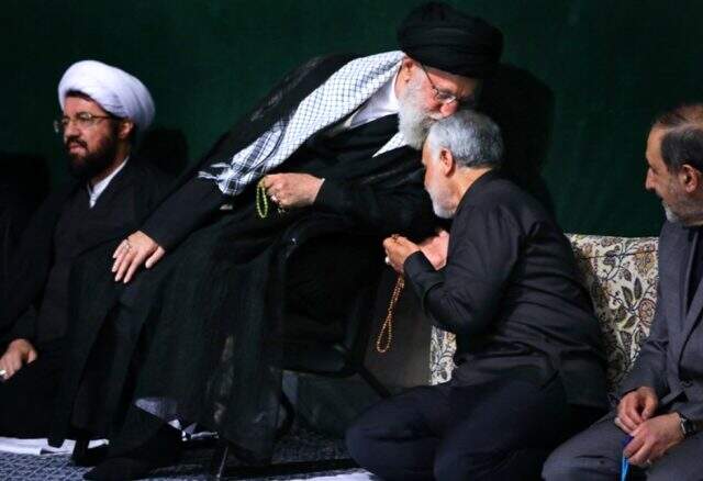 İran dini liderinden Amerika'ya gözdağı: Acı bir intikam bekliyor İran dini liderinden Amerika'ya gözdağı: Acı bir intikam bekliyor