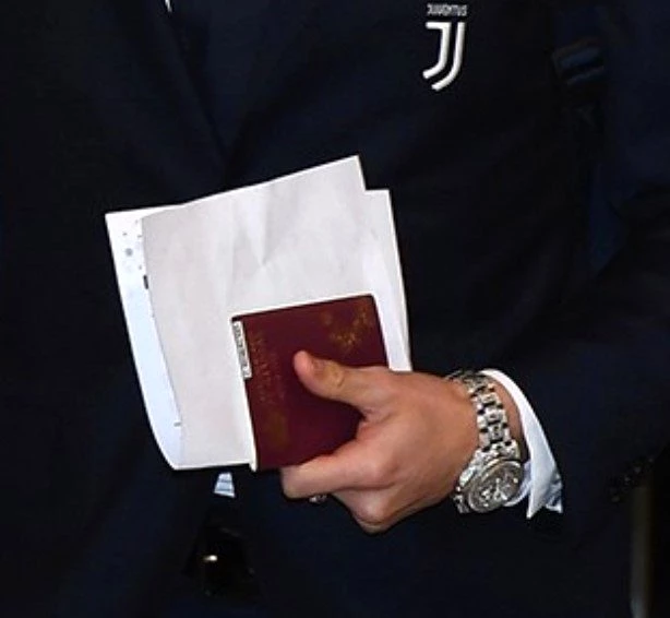 Ronaldo'nun kol saatinin değerinin 485 bin dolar olduğu ortaya çıktı