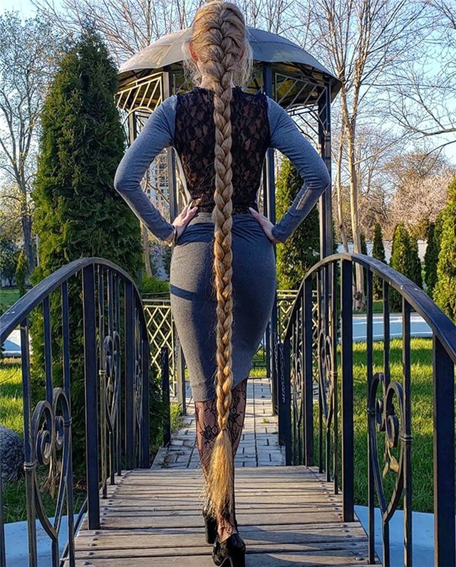 Ukraynalı Rapunzel Uzun Saçlarıyla Fenomen Oldu