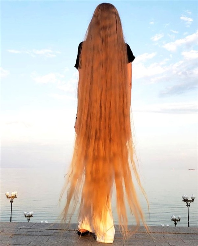 Ukraynalı Rapunzel Uzun Saçlarıyla Fenomen Oldu