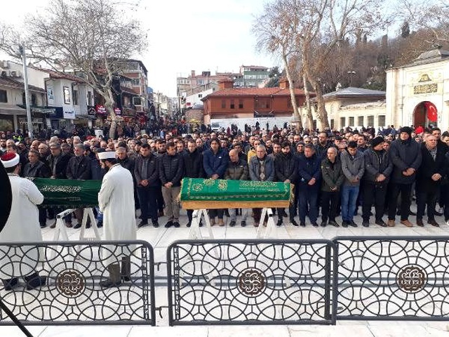 2 yaşındaki Zeynep, 20'nci kattaki evlerinin penceresinden düşerek hayatını kaybetti