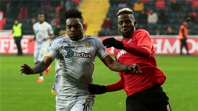 Yeni Malatyaspor Bifouma'yı resmen açıkladı