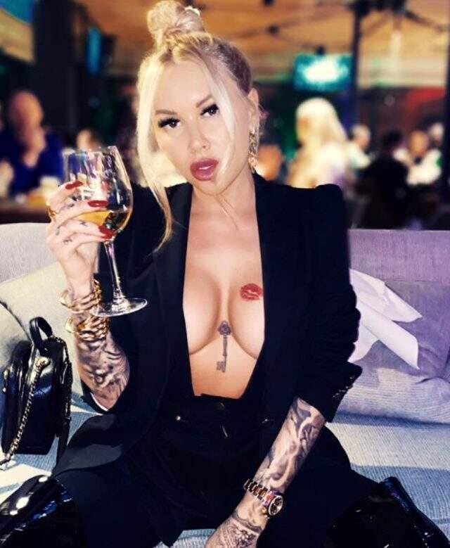 'Süper Yenge' Irina Morozyuk'un göğüs dekolteli paylaşımı olay oldu