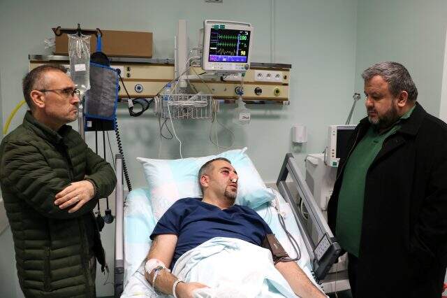 Hastanede darp olayını gerçekleştiren şahsın odadan çıkarken söyledikleri yok artık dedirtti: Oh dövdüm rahatladım Hastanede darp olayını gerçekleştiren şahsın odadan çıkarken söyledikleri yok artık dedirtti: Oh dövdüm rahatladım