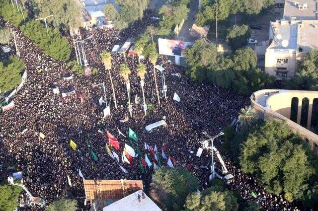 Kasım Süleymani için Ahvaz'da cenaze töreni düzenlendi Kasım Süleymani için Ahvaz'da cenaze töreni düzenlendi