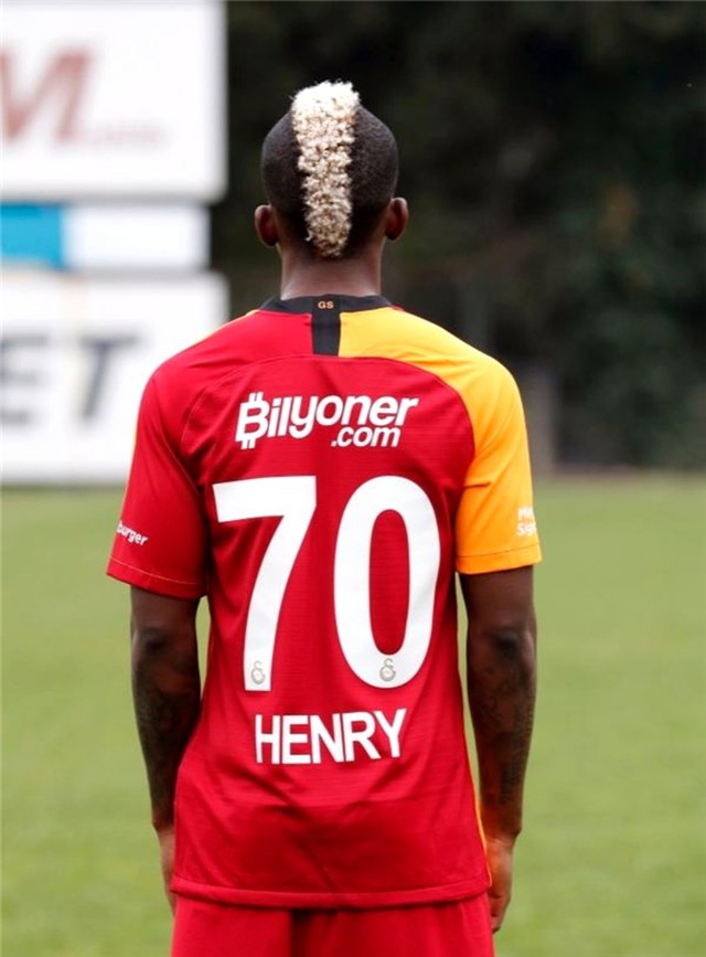 Galatasaray Onyekuru transferini resmen duyurdu