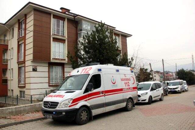 Tıp Fakültesi öğrencisi genç kız, iş insanı olan babasına ait tabancayla intihar etti Tıp Fakültesi öğrencisi genç kız, iş insanı olan babasına ait tabancayla intihar etti